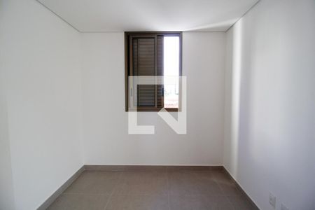 Quarto de apartamento para alugar com 2 quartos, 60m² em Sagrada Família, Belo Horizonte