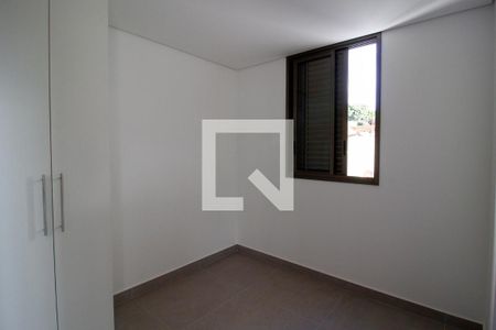 Quarto  de apartamento para alugar com 2 quartos, 60m² em Sagrada Família, Belo Horizonte