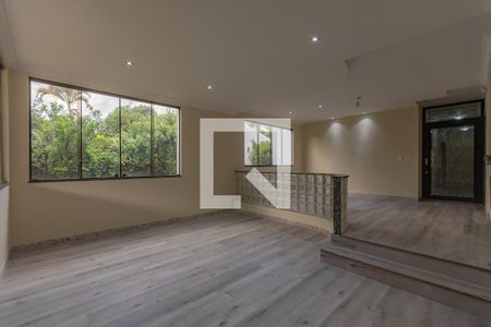 Sala de casa para alugar com 3 quartos, 526m² em Pampulha, Belo Horizonte