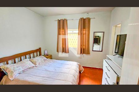 Quarto 2 de casa à venda com 4 quartos, 310m² em Paraíso, Belo Horizonte