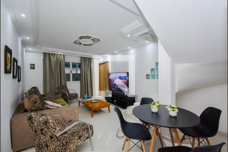 Sala de casa à venda com 4 quartos, 125m² em Jardim Adriana, Guarulhos