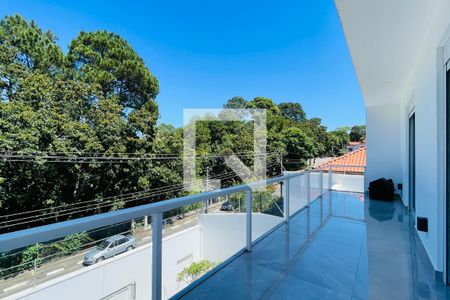 Casa à venda com 300m², 3 quartos e 5 vagas Casa à venda com 300m², 3 quartos e 5 vagasVaranda da Suíte 2 e 3