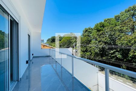 Casa à venda com 300m², 3 quartos e 5 vagas Casa à venda com 300m², 3 quartos e 5 vagasVaranda da Suíte 2 e 3