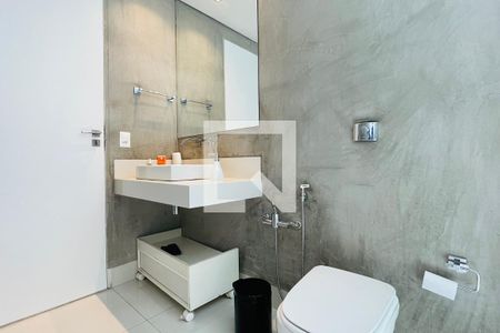 Casa à venda com 300m², 3 quartos e 5 vagas Casa à venda com 300m², 3 quartos e 5 vagasBanheiro da Suíte 2