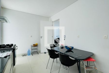 Casa à venda com 300m², 3 quartos e 5 vagas Casa à venda com 300m², 3 quartos e 5 vagasCozinha