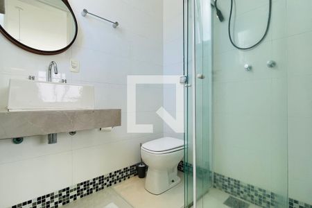 Casa à venda com 300m², 3 quartos e 5 vagas Casa à venda com 300m², 3 quartos e 5 vagasBanheiro da Suíte 1