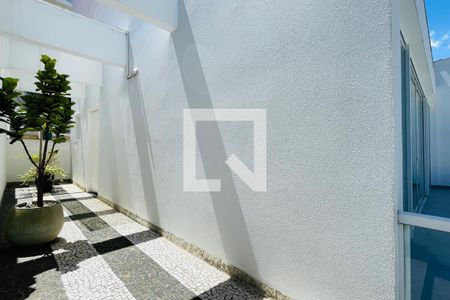 Casa à venda com 300m², 3 quartos e 5 vagas Casa à venda com 300m², 3 quartos e 5 vagasEntrada Social