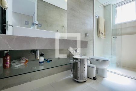 Casa à venda com 300m², 3 quartos e 5 vagas Casa à venda com 300m², 3 quartos e 5 vagasBanheiro da Suíte 3