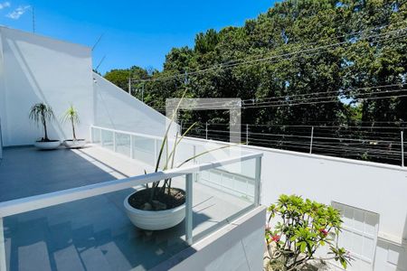 Casa à venda com 300m², 3 quartos e 5 vagas Casa à venda com 300m², 3 quartos e 5 vagasEntrada Social