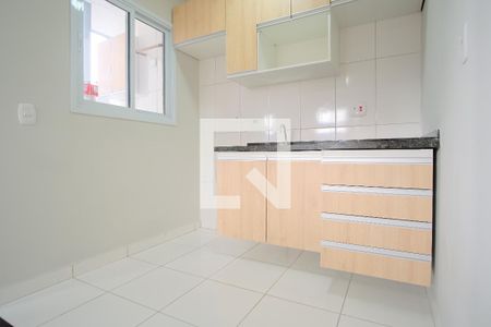 Cozinha de apartamento para alugar com 1 quarto, 35m² em Penha de França, São Paulo