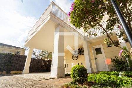 Casa à venda com 3 quartos, 253m² em Jardim Tremembe, São Paulo