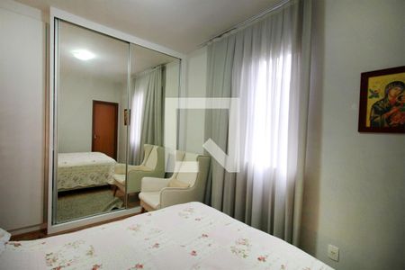 Suite de apartamento à venda com 4 quartos, 130m² em Serra, Belo Horizonte