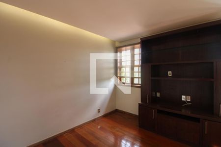 Sala de TV de casa para alugar com 3 quartos, 230m² em Paquetá, Belo Horizonte