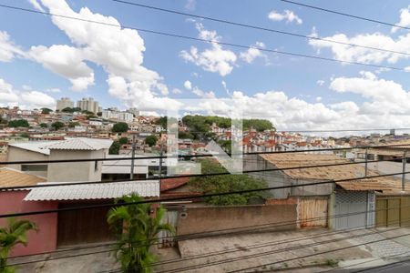 Vista do quarto 1 de casa para alugar com 2 quartos, 70m² em Letícia, Belo Horizonte