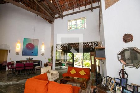 Sala de casa à venda com 4 quartos, 320m² em Vargem Pequena, Rio de Janeiro