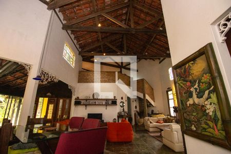 Sala de casa à venda com 4 quartos, 320m² em Vargem Pequena, Rio de Janeiro