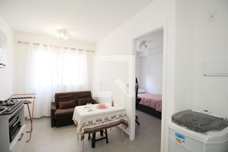 Sala/Cozinha de kitnet/studio para alugar com 1 quarto, 24m² em Paraíso do Morumbi, São Paulo