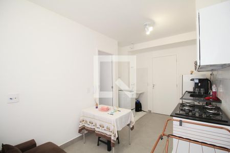 Sala/Cozinha de kitnet/studio para alugar com 1 quarto, 24m² em Paraíso do Morumbi, São Paulo