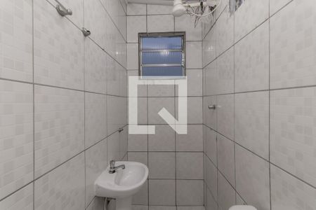 Banheiro de casa para alugar com 1 quarto, 15m² em Vila Ré, São Paulo