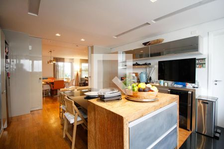 Casa à venda com 450m², 3 quartos e 3 vagas Casa à venda com 450m², 3 quartos e 3 vagasCozinha