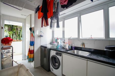 Casa à venda com 450m², 3 quartos e 3 vagas Casa à venda com 450m², 3 quartos e 3 vagasÁrea de Serviço