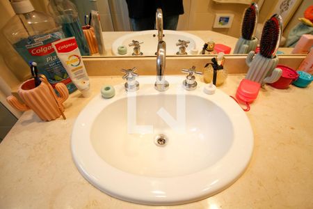 Casa à venda com 450m², 3 quartos e 3 vagas Casa à venda com 450m², 3 quartos e 3 vagasBanheiro da Suíte 2