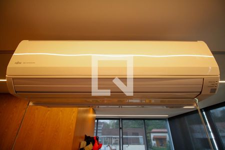 Casa à venda com 450m², 3 quartos e 3 vagas Casa à venda com 450m², 3 quartos e 3 vagasAcademia (Ar Condicionado)