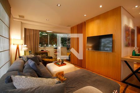 Casa à venda com 450m², 3 quartos e 3 vagas Casa à venda com 450m², 3 quartos e 3 vagasSala Íntima de TV