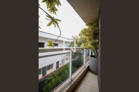 Casa à venda com 450m², 3 quartos e 3 vagas Casa à venda com 450m², 3 quartos e 3 vagasVaranda da Suíte 3