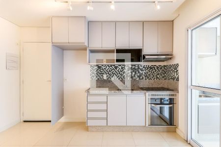 Sala/Cozinha de apartamento para alugar com 1 quarto, 42m² em Cidade Monções, São Paulo