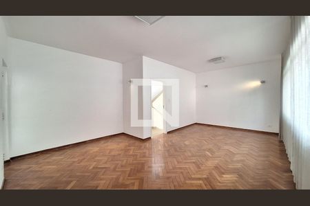 Sala de casa à venda com 4 quartos, 240m² em Vila Ipojuca, São Paulo