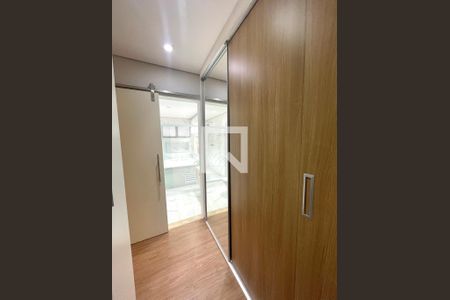 Closet de casa de condomínio para alugar com 3 quartos, 210m² em Jardim Tereza Cristina, Jundiaí