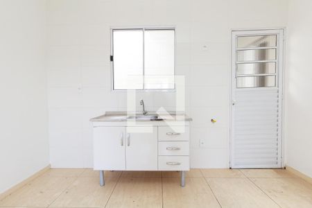 Sala e Cozinha de apartamento para alugar com 2 quartos, 47m² em Vila Ré, São Paulo