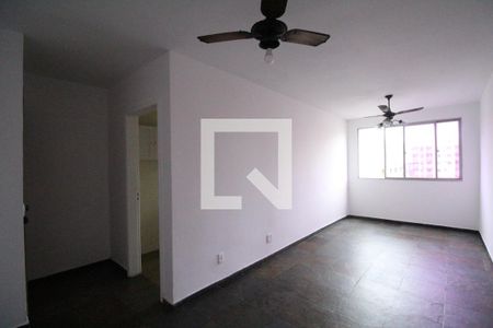 Sala de apartamento para alugar com 2 quartos, 57m² em Taquara, Rio de Janeiro