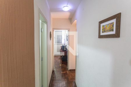 Corredor de apartamento à venda com 3 quartos, 100m² em Santo Antônio, Belo Horizonte