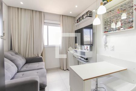 Sala de apartamento para alugar com 2 quartos, 33m² em Vila Carmosina, São Paulo