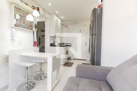 Sala de apartamento para alugar com 2 quartos, 33m² em Vila Carmosina, São Paulo