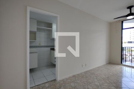 Sala de apartamento para alugar com 3 quartos, 65m² em Barra da Tijuca, Rio de Janeiro