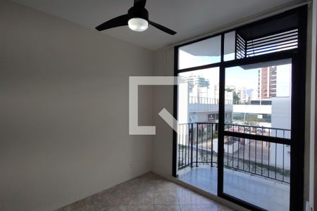 Sala de apartamento para alugar com 3 quartos, 65m² em Barra da Tijuca, Rio de Janeiro