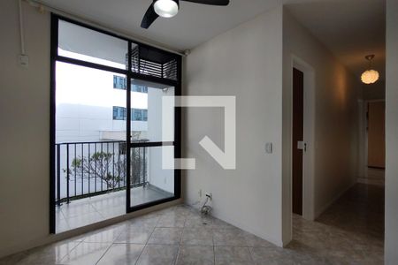 Sala de apartamento para alugar com 3 quartos, 65m² em Barra da Tijuca, Rio de Janeiro