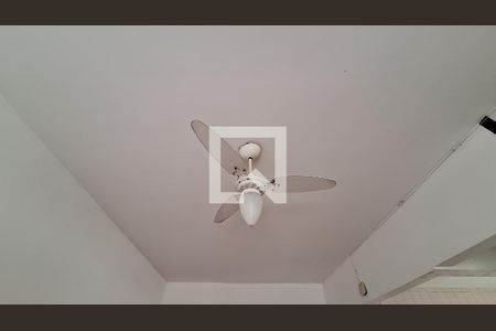 Detalhe da sala de apartamento para alugar com 1 quarto, 58m² em Canto do Forte, Praia Grande