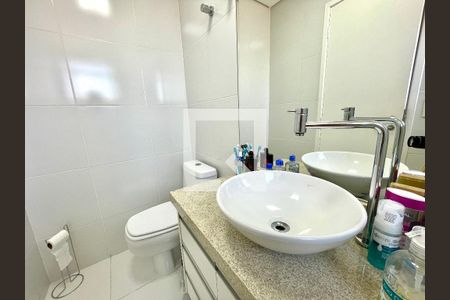 Apartamento à venda com 124m², 3 quartos e 2 vagas Apartamento à venda com 124m², 3 quartos e 2 vagasBanheiro da Suíte 1