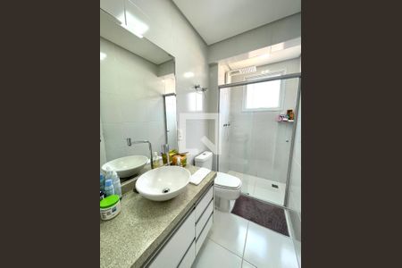 Apartamento à venda com 124m², 3 quartos e 2 vagas Apartamento à venda com 124m², 3 quartos e 2 vagasBanheiro Suíte 3