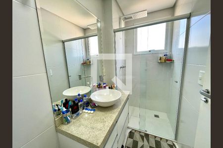 Apartamento à venda com 124m², 3 quartos e 2 vagas Apartamento à venda com 124m², 3 quartos e 2 vagasBanheiro da Suíte 1