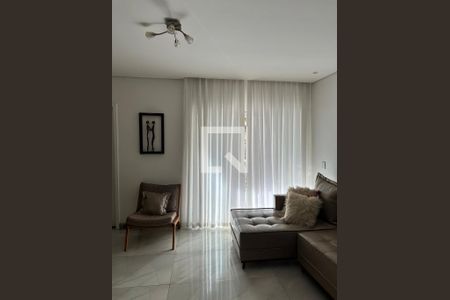 Sala de casa à venda com 3 quartos, 180m² em Serrano, Belo Horizonte