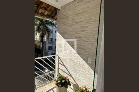 Sacada de casa à venda com 3 quartos, 180m² em Serrano, Belo Horizonte