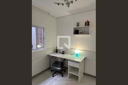 Escritório de casa à venda com 3 quartos, 180m² em Serrano, Belo Horizonte