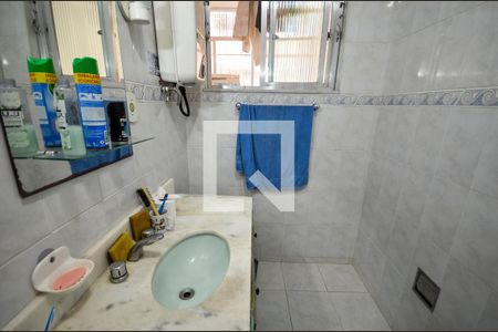 Banheiro de apartamento para alugar com 1 quarto, 50m² em Grajaú, Rio de Janeiro