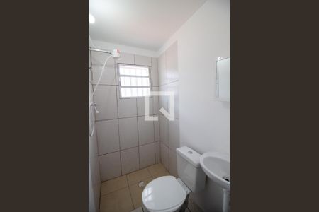 Banheiro de kitnet/studio para alugar com 1 quarto, 16m² em Jardim Ester, São Paulo