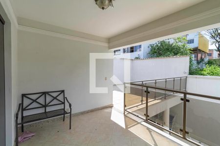 Casa de condomínio à venda com 587m², 4 quartos e 6 vagas Casa de condomínio à venda com 587m², 4 quartos e 6 vagasVaranda da suíte 3